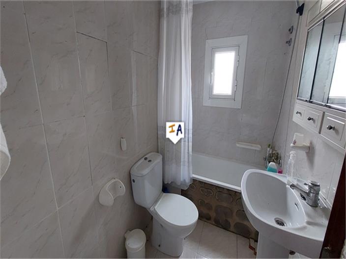 Image No.11-3 Bed House for sale