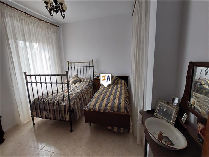 Image No.7-3 Bed House for sale