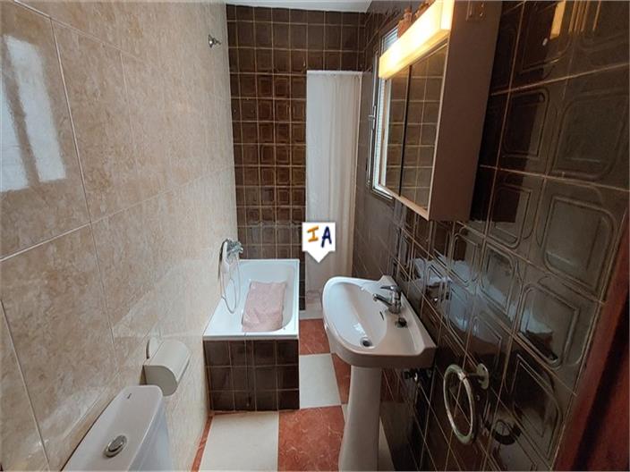 Image No.13-3 Bed House for sale