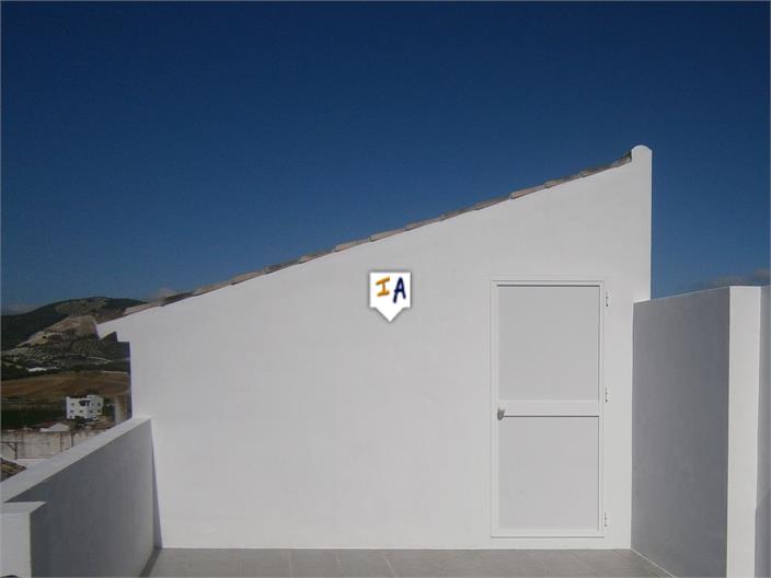 Image No.8-2 Bed House for sale