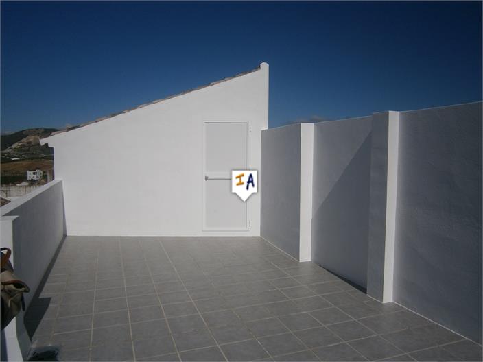 Image No.9-2 Bed House for sale