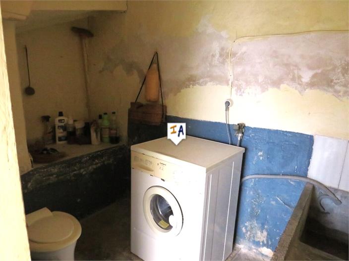 Image No.16-5 Bed House for sale