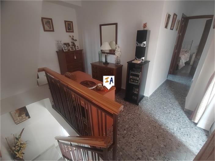 Image No.8-3 Bed House for sale