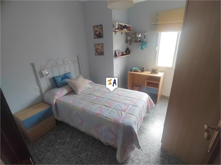 Image No.10-3 Bed House for sale