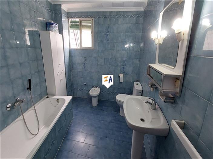 Image No.12-3 Bed House for sale