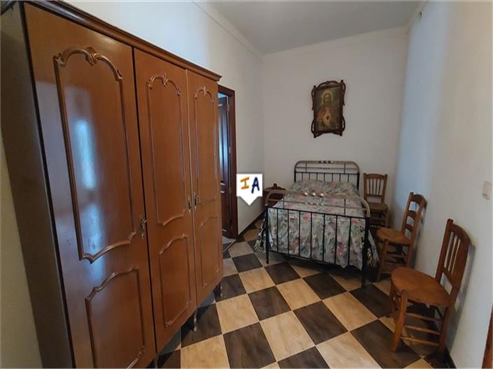 Image No.9-3 Bed House for sale