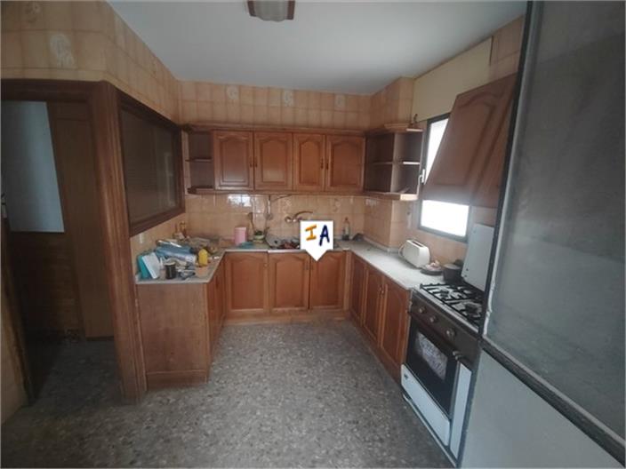 Image No.6-12 Bed House for sale