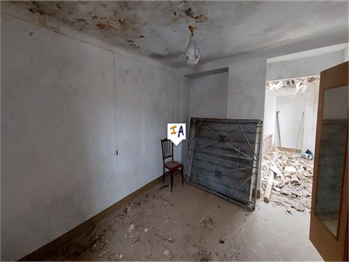 Image No.10-3 Bed House for sale