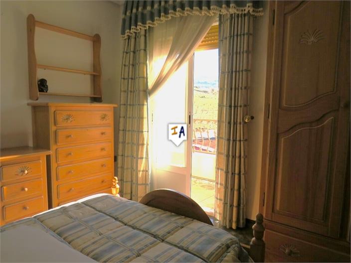 Image No.15-3 Bed Property for sale