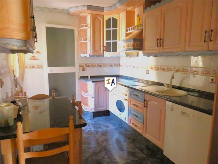 Image No.5-3 Bed Property for sale