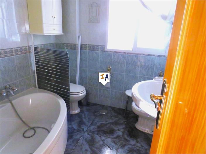 Image No.6-3 Bed Property for sale