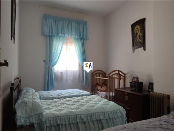 Image No.11-4 Bed House for sale