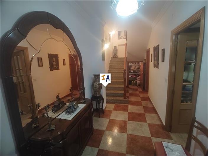 Image No.7-5 Bed House for sale