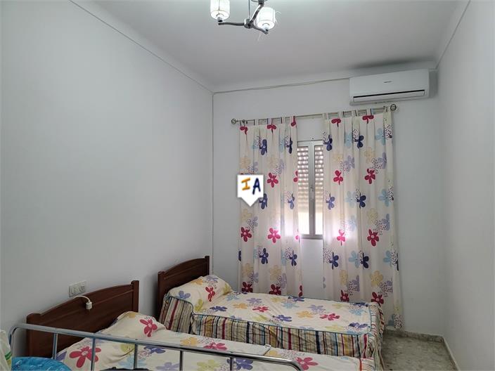 Image No.17-3 Bed House for sale