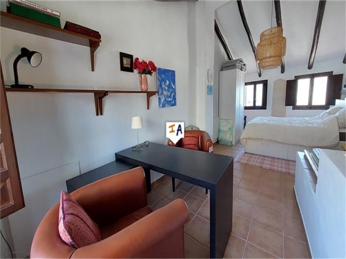 Image No.12-3 Bed House for sale