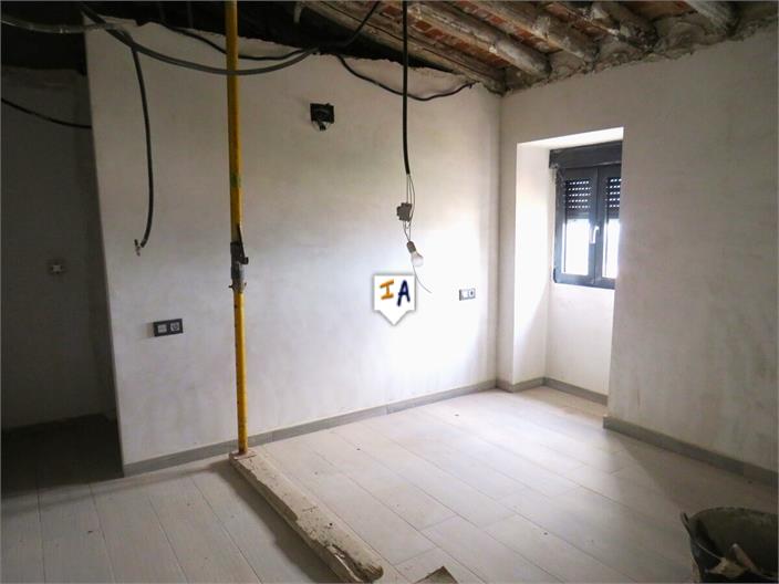 Image No.9-2 Bed House for sale