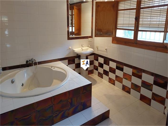 Image No.15-5 Bed Villa for sale