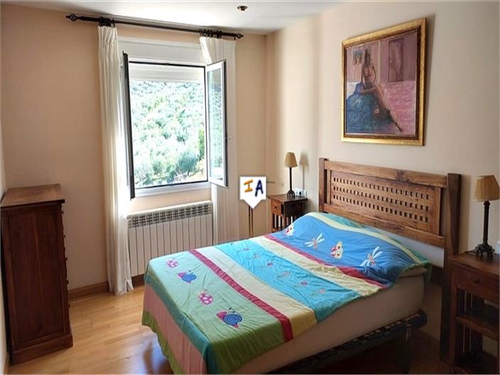 Image No.11-4 Bed House for sale