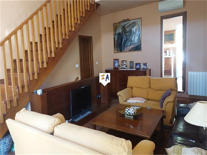 Image No.10-4 Bed House for sale