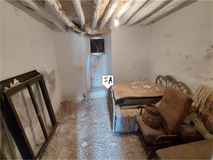 Image No.6-4 Bed House for sale