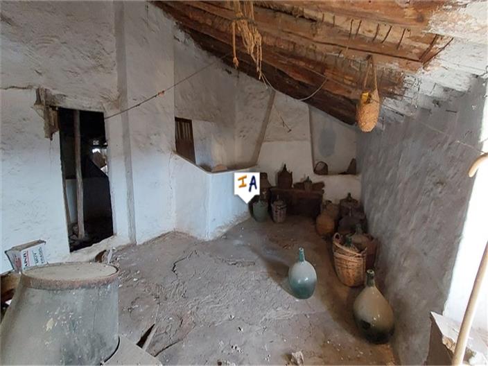 Image No.7-4 Bed House for sale