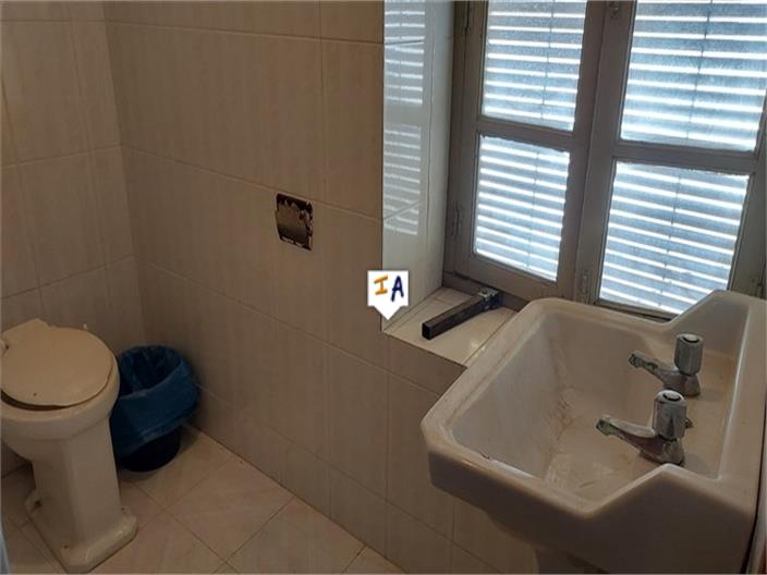 Image No.15-4 Bed House for sale