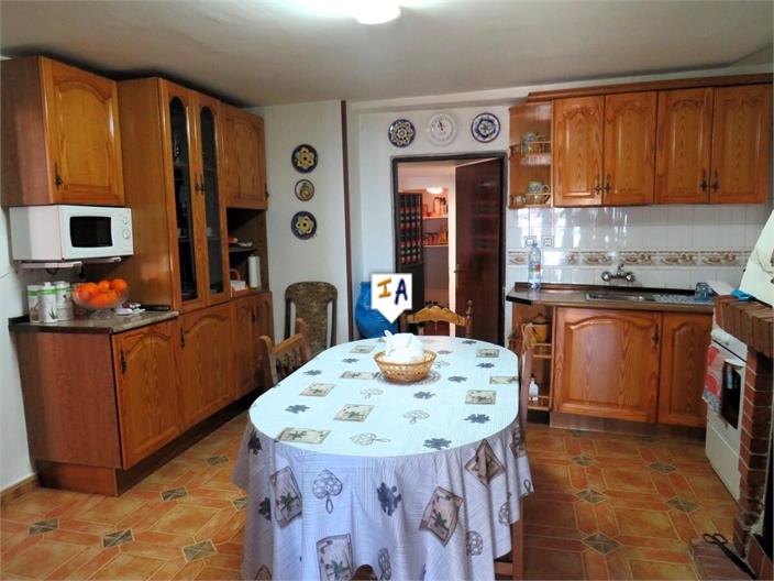 Image No.11-6 Bed House for sale