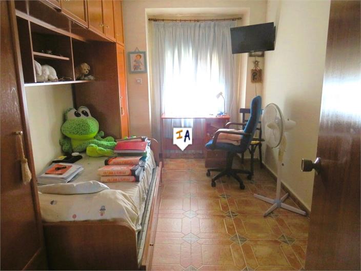 Image No.15-6 Bed House for sale