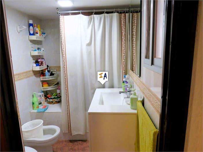 Image No.16-6 Bed House for sale