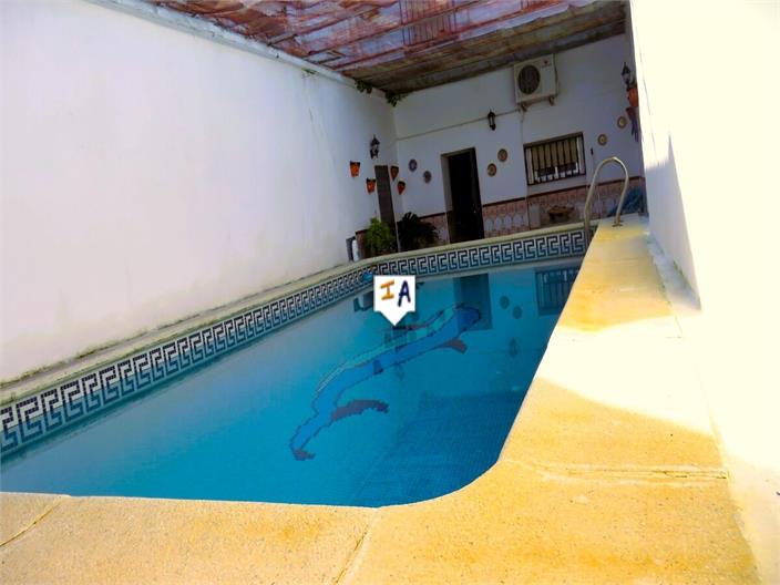 Image No.6-6 Bed House for sale