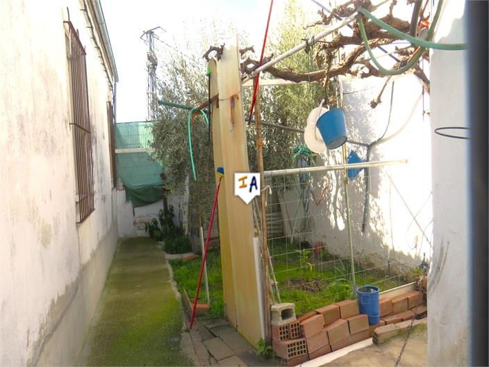 Image No.8-6 Bed House for sale