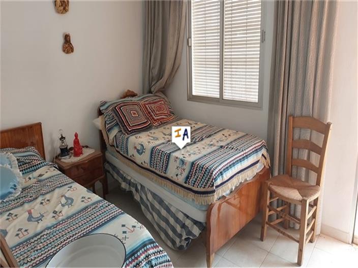 Image No.14-4 Bed House for sale