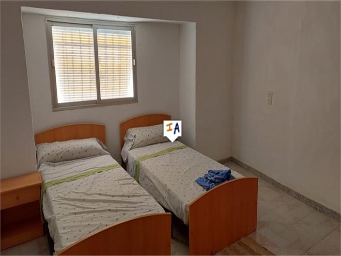 Image No.12-3 Bed House for sale