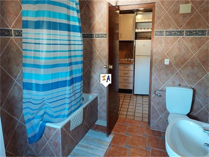 Image No.14-3 Bed House for sale