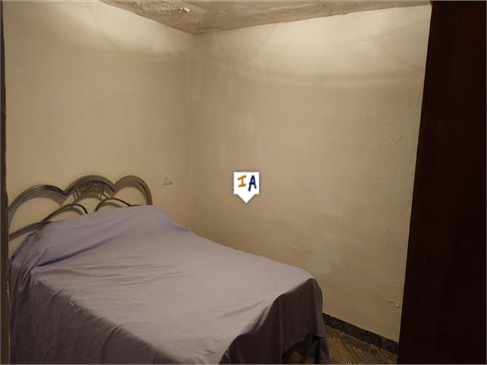 Image No.16-3 Bed House for sale