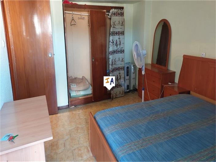 Image No.17-3 Bed House for sale