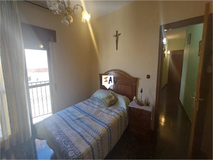 Image No.11-5 Bed House for sale