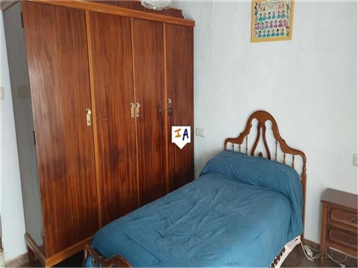 Image No.15-4 Bed House for sale