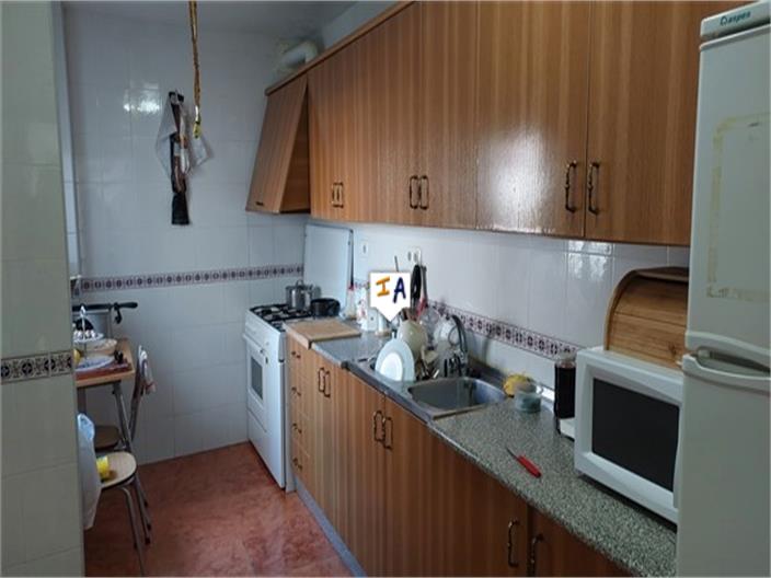 Image No.8-4 Bed House for sale