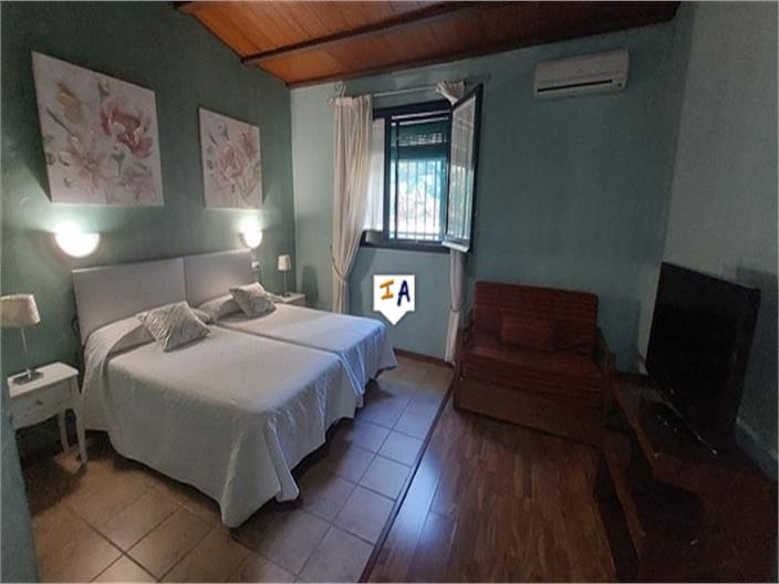 Image No.15-15 Bed Commercial for sale