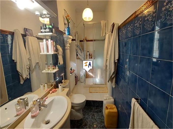 Image No.9-15 Bed Commercial for sale