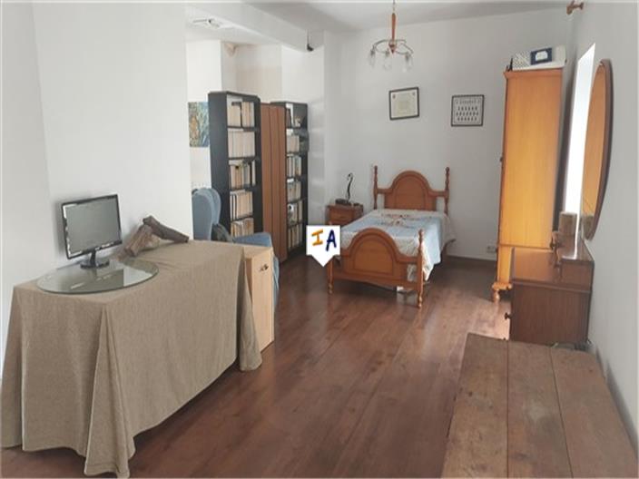 Image No.12-5 Bed House for sale