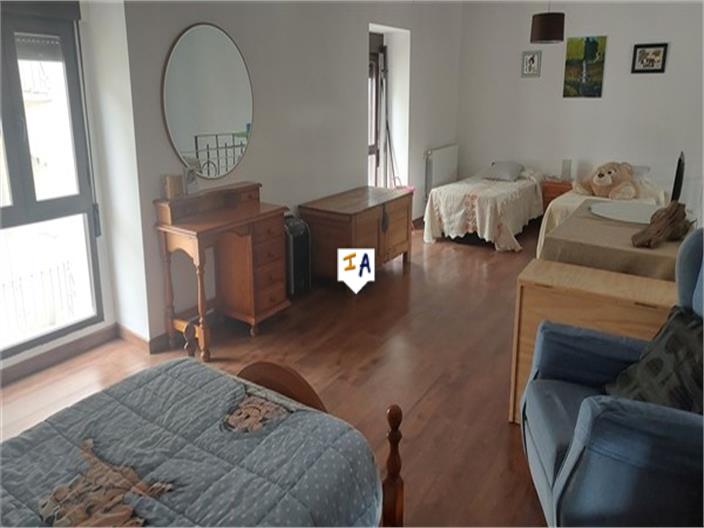 Image No.10-5 Bed House for sale