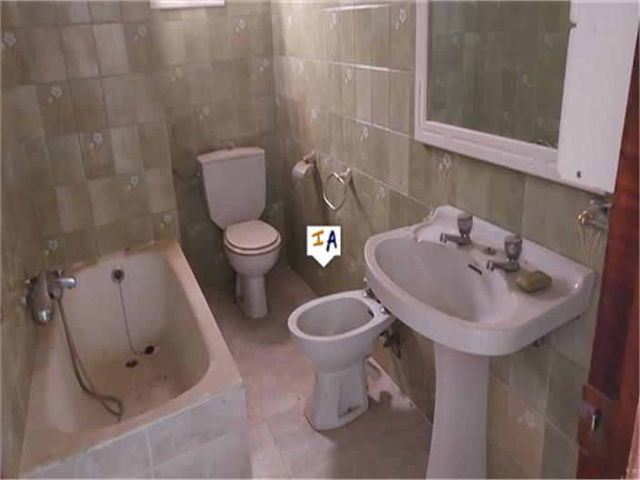 Image No.16-3 Bed House for sale