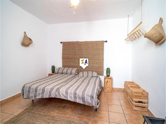 Image No.9-4 Bed House for sale