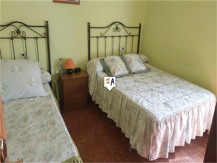 Image No.14-4 Bed House for sale