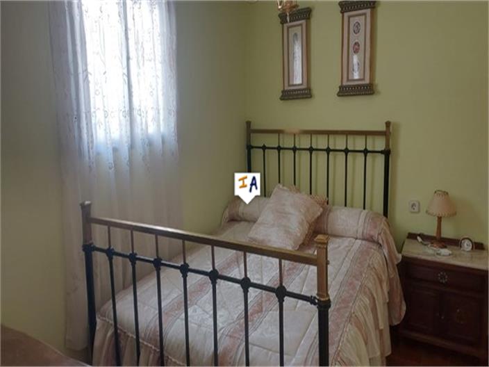 Image No.15-4 Bed House for sale