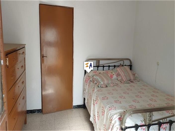 Image No.15-4 Bed House for sale