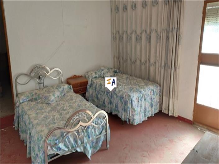 Image No.16-4 Bed House for sale