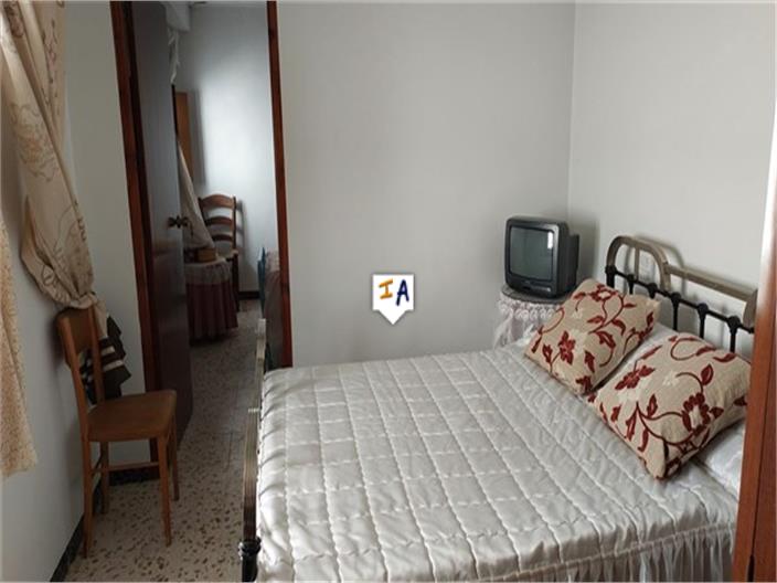 Image No.11-8 Bed House for sale